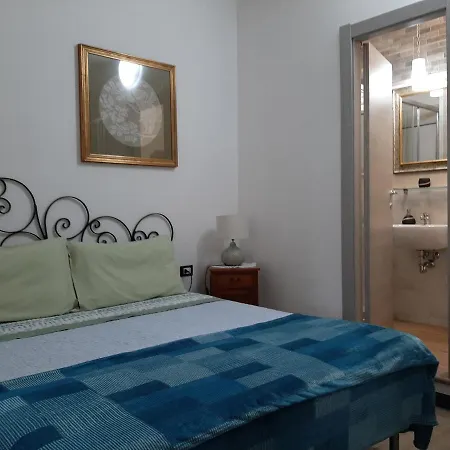 Retro' Beb Bed and Breakfast Λα Σπέτσια